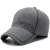 帽子の男性は秋冬毛です。野球帽の中高年男性は冬の耳保護帽を厚く保温します。アウドア防風カジュアハーッとは調整です。